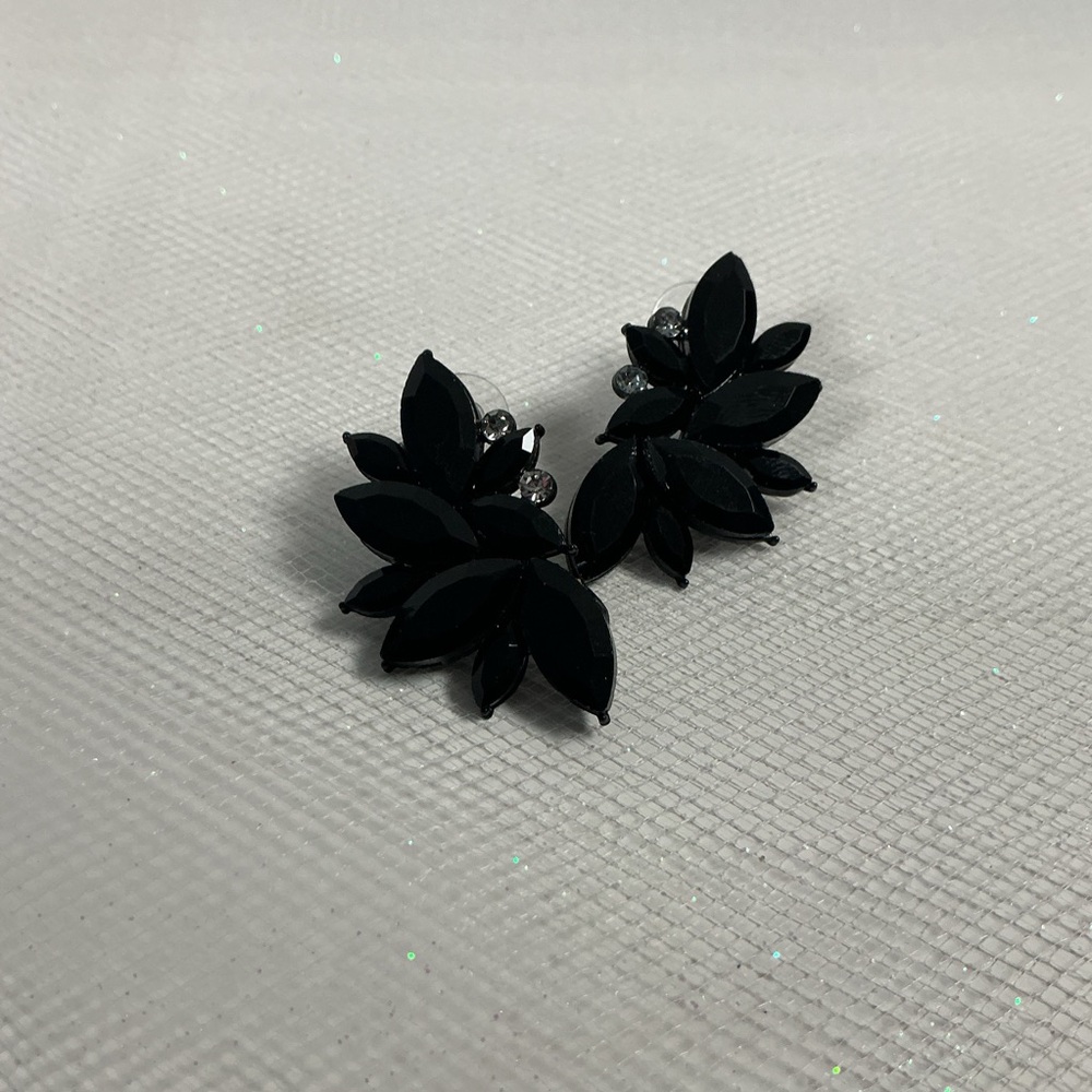 🖤Black Floral Crystal ClusterLeaf Ear Climber Crawler Formal Statement Earrings